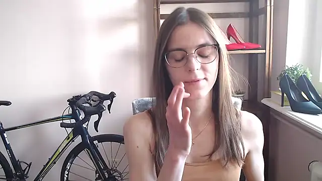 love megi online show from February 26, 2:27 pm