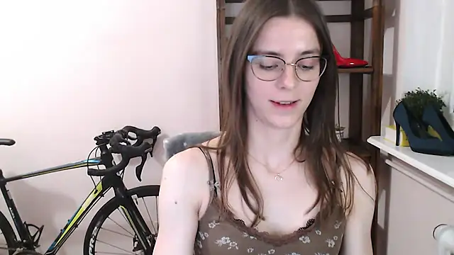 love megi online show from March 1, 7:49 pm