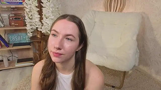 Snapshot of Kira_mindnes chatting on October 7, 5:15 am Kira mindnes online show from October 7, 5:15 am