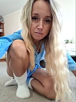 b l o n d i n k a online show from September 10, 4:01 am