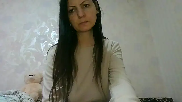 AliseWats online show from May 6, 9:20 pm