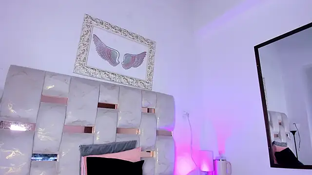 Lola Blondie online show from March 6, 11:50 am