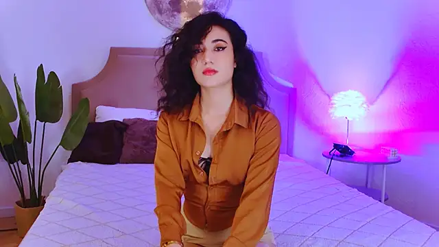 Snapshot of Maya_Rogerss chatting on October 6, 2:36 pm Maya Rogerss online show from October 6, 2:36 pm