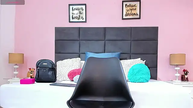 SophiaQueens online show from October 18, 8:20 pm