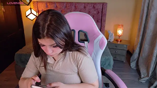 Snapshot of sweet__thang chatting on October 29, 3:42 am sweet  thang online show from October 29, 3:42 am