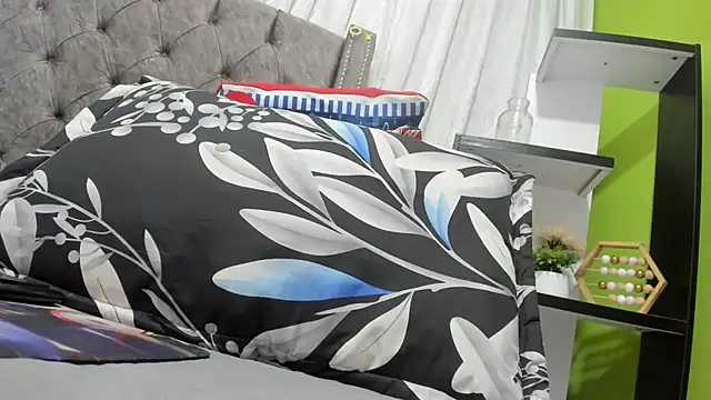 ANA-BULLOCK- online show from February 6, 12:08 pm