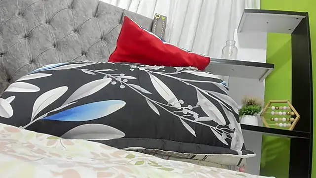 ANA-BULLOCK- online show from February 8, 11:57 am