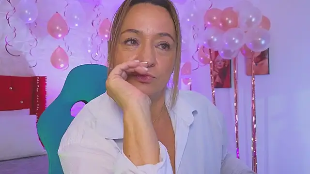 weet Evans    online show from November 15, 2:53 am