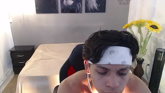 Snapshot of Draco_collins chatting on March 18, 9:42 am Draco collins online show from March 18, 9:42 am