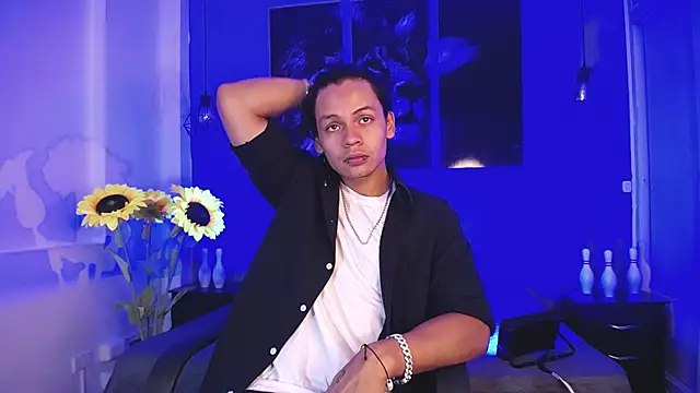 Snapshot of Draco_collins chatting on October 17, 7:49 pm Draco collins online show from October 17, 7:49 pm