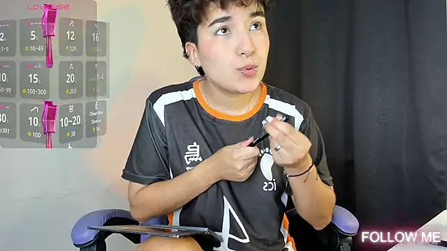 emma cute7 online show from October 3, 3:03 am