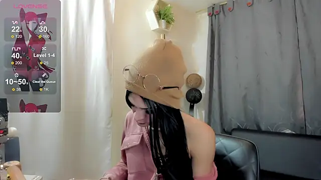 AteneaTaylor online show from October 22, 2:12 am