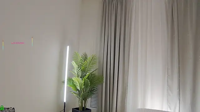 Snapshot of NikaDines chatting on February 7, 2:26 am NikaDines online show from February 7, 2:26 am