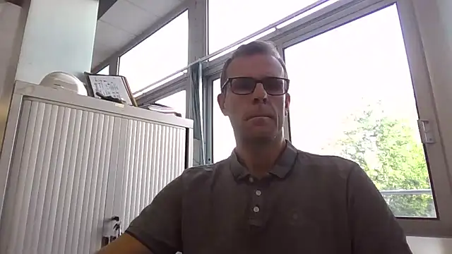 Snapshot of Simon_76 chatting on September 19, 4:29 pm Simon 76 online show from September 19, 4:29 pm