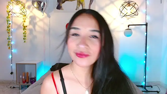 Snapshot of violettsuncs chatting on March 12, 3:35 am violettsuncs online show from March 12, 3:35 am