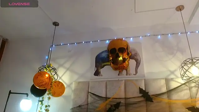 violettsuncs online show from October 19, 2:29 pm