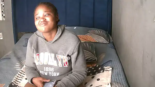 SexyShybarbie online show from December 15, 4:50 am