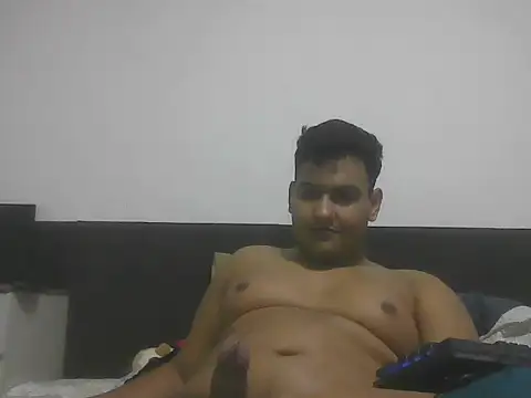 Snapshot of pocahontasjr chatting on February 16, 1:02 am pocahontasjr online show from February 16, 1:02 am