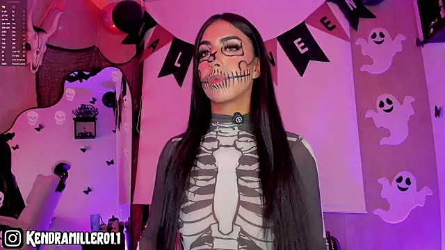 Snapshot of Kendramillerr_1 chatting on October 20, 3:07 am Kendramillerr 1 online show from October 20, 3:07 am