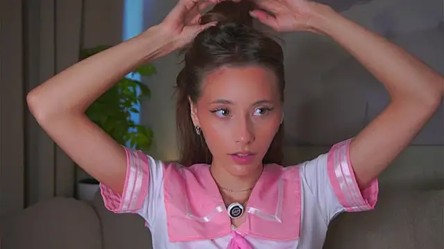 Snapshot of EditaBails chatting on June 19, 9:24 am EditaBails online show from June 19, 9:24 am