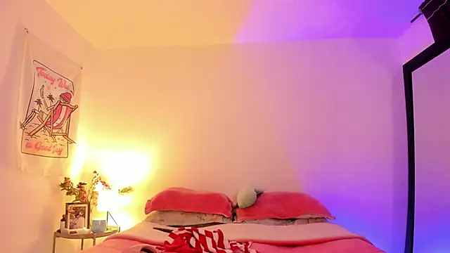 Snapshot of Alessamoth chatting on December 22, 9:56 pm Alessamoth online show from December 22, 9:56 pm