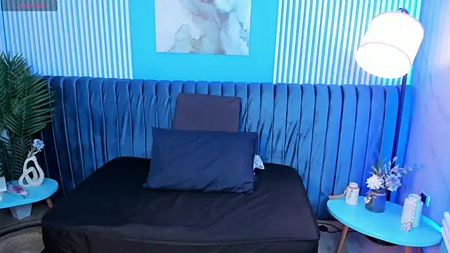 roxy hell online show from September 19, 7:25 pm