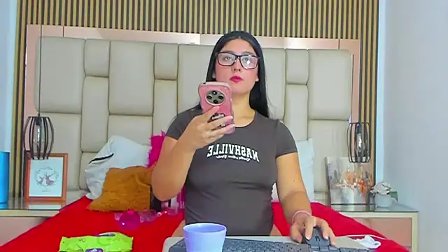 Snapshot of HannaClairer chatting on September 23, 3:53 am HannaClairer online show from September 23, 3:53 am