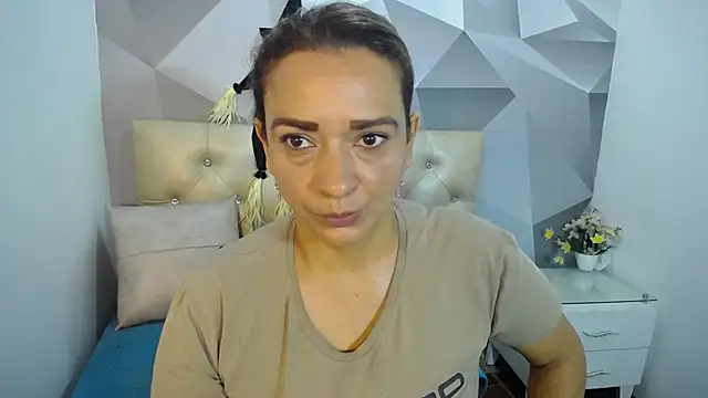 Milf-Prettyboobs online show from October 30, 11:00 am