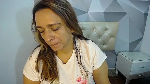 Milf-Prettyboobs online show from December 5, 10:35 am