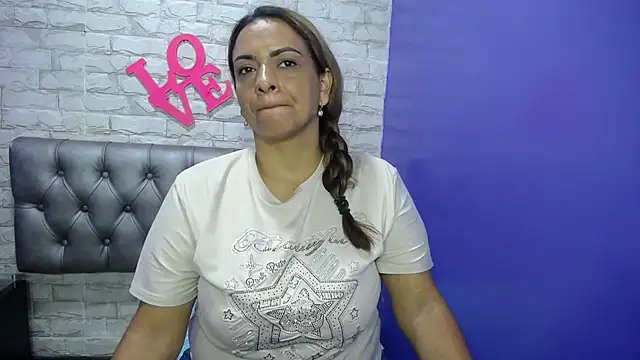 Milf-Prettyboobs online show from May 9, 5:51 pm