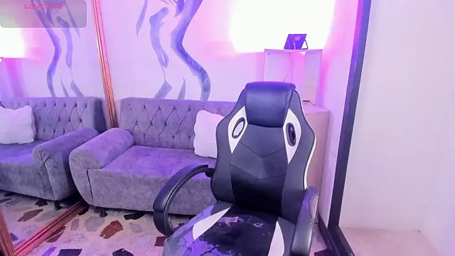 VanessaScott  online show from March 10, 5:34 am