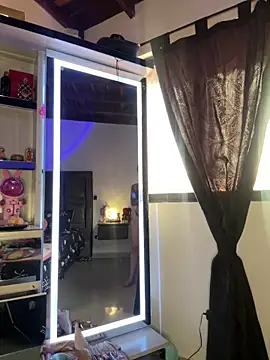 Snapshot of Paulet_Johnson chatting on November 26, 8:54 pm Paulet Johnson online show from November 26, 8:54 pm