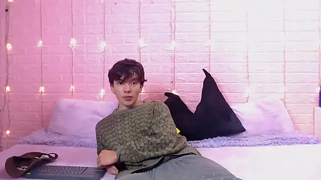 wet valery online show from February 26, 7:13 pm