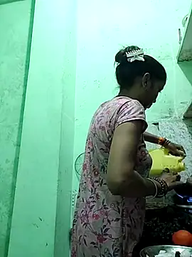 Hotty-Nidhi online show from September 18, 3:47 pm