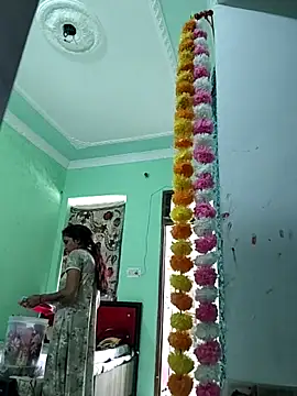 Hotty-Nidhi online show from October 22, 4:46 am