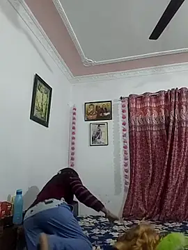 Hotty-Nidhi online show from December 21, 4:30 am