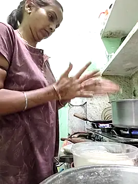 Hotty-Nidhi online show from March 14, 4:12 pm