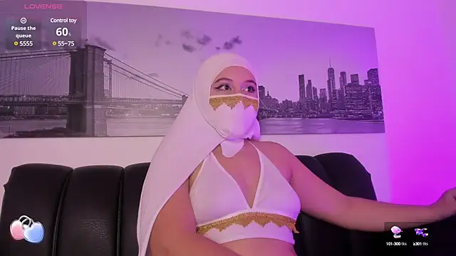 Leila Saadi online show from March 17, 12:25 pm