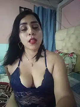 Snapshot of L_ucero chatting on March 19, 3:30 am L ucero online show from March 19, 3:30 am