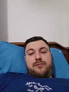 Snapshot of hugedickedd chatting on February 15, 4:31 am hugedickedd online show from February 15, 4:31 am