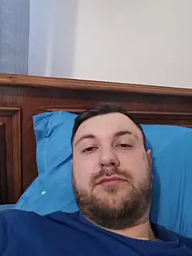 Snapshot of hugedickedd chatting on February 15, 9:19 am hugedickedd online show from February 15, 9:19 am