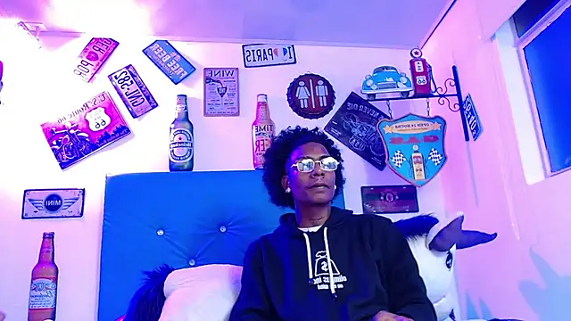 lili roussi online show from October 12, 12:31 am