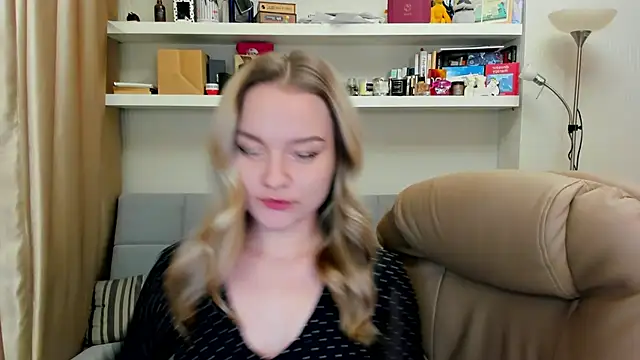 Kara Smith  online show from December 6, 10:41 pm