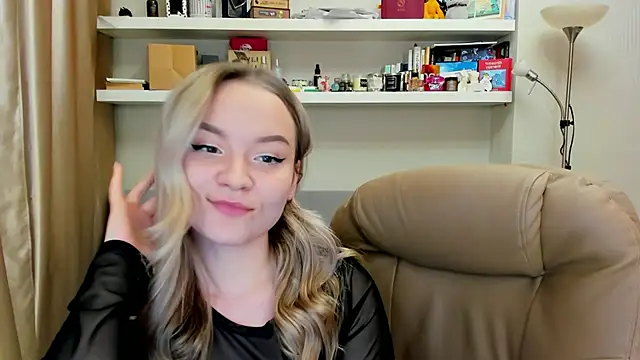 Kara Smith  online show from December 9, 12:01 am