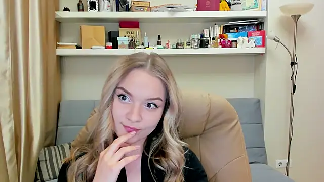 Kara Smith  online show from January 11, 10:51 pm