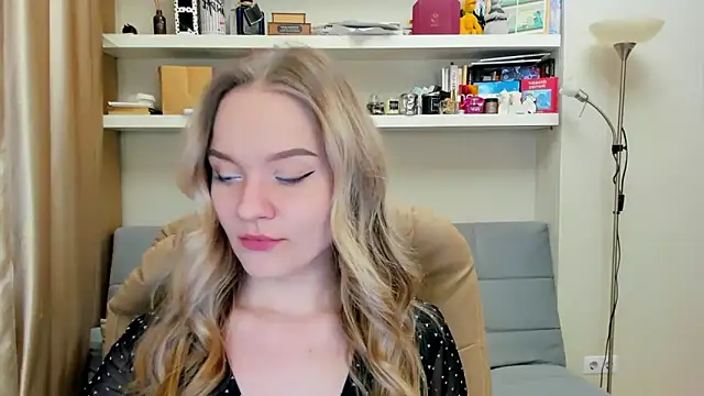 Kara Smith  online show from January 31, 11:03 pm