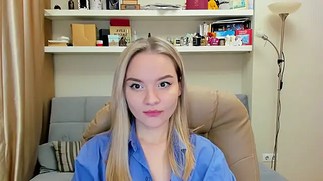 Kara Smith  online show from February 16, 1:36 am