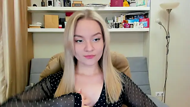 Kara Smith  online show from February 28, 11:56 pm