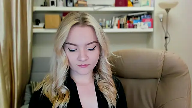 Kara Smith  online show from September 17, 11:06 pm