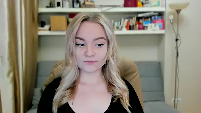 Kara Smith  online show from October 8, 11:13 pm